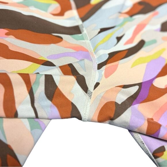 Torrid Camo Multi Color Performance Core 9 Inch Active Bike Short Size 2XL - Picture 8 of 11